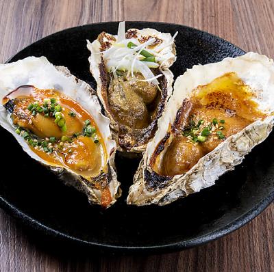 【素材本来の美味しさ】 ― 牡蠣の殻焼き 三種盛り