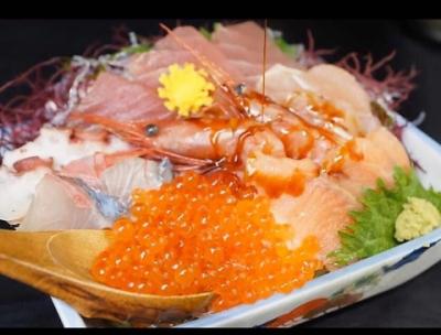 いくらたっぷり北海海鮮丼(漁師汁付)