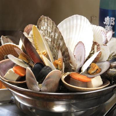 約7種の貝とたっぷり野菜の「貝蒸し鍋」(コースも有り)Mサイズなら3828円