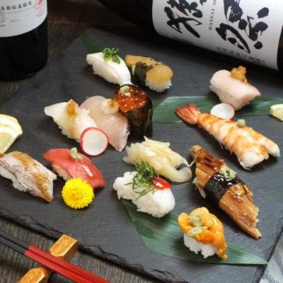 【女性に大人気】こだわりの旬ネタのみを使用！創作江戸前寿司は全45種！！