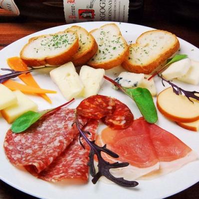 お肉と神戸野菜とワインとチーズ トロロッソ TOROROSSOのメニュー