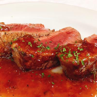 牧草牛フィレ肉のステーキ レフォールソース