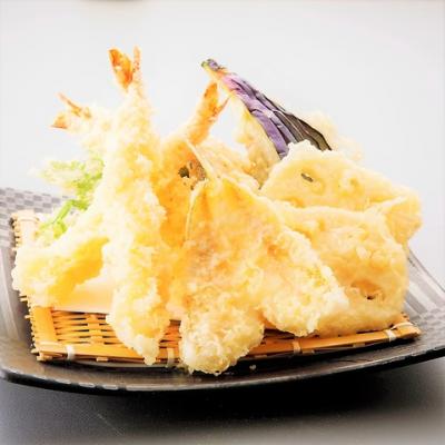 ■天ぷら盛り合わせ(海老3尾、白身、かぼちゃ、茄子、蓮根、菊菜)
