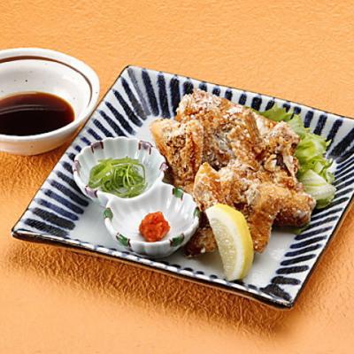 鯛の良さを引き出す愛媛県の郷土料理のひとつ「鯛ざんぎ」を愛媛の地酒とともに堪能！