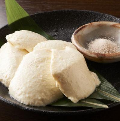 秋田県産の生搾り豆乳の手作り豆腐