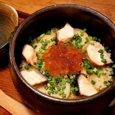 ≪季節のお料理≫秋鮭とイクラとじゃが芋の贅沢炊き込みご飯