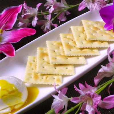 蔵王チーズクラッカー “マンゴーソースDE”