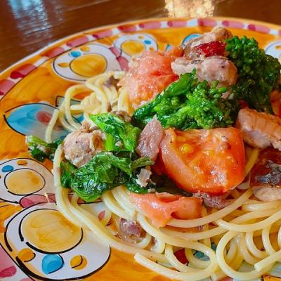 【おすすめパスタ】サバと菜の花・フレッシュトマトのペペロンチーノ