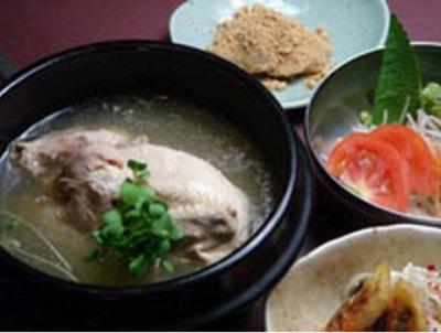 参鶏湯昼膳(おばんざい/新鮮やさい/ひなどりの薬膳煮込み/デザート)