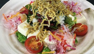 豆腐と揚げジャコの海藻サラダ