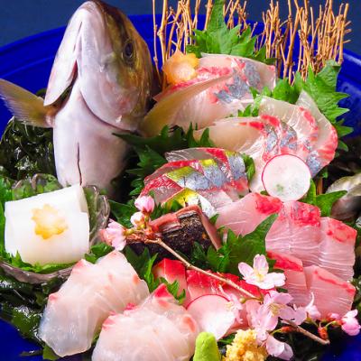 刺身の厚さがウリ！旬の魚をご提供【長崎県産鮮魚のお造り5種盛り】