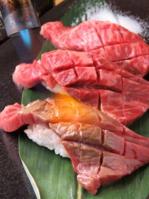【肉】和牛握り＆デザート付き肉寿司コース全10品+120分[飲放]⇒4000円