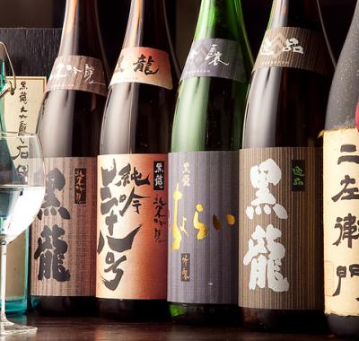 1杯430円から格安！日本酒12種飲み放題と通常飲み放題がついて2600円など日本酒を楽しく飲めますよ。